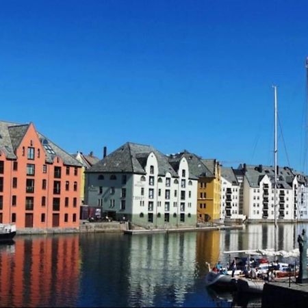 Free Parking Space, 2 Bed Room, Short Walk To Brosundet Ålesund Eksteriør bilde