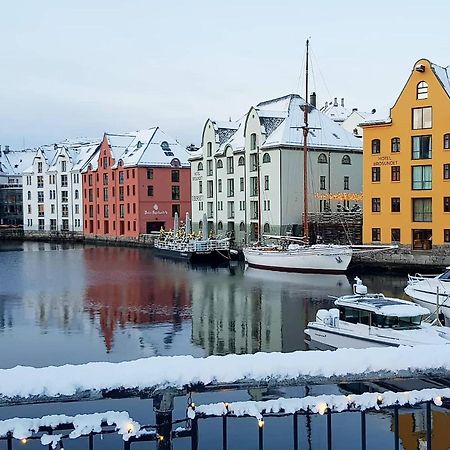 Free Parking Space, 2 Bed Room, Short Walk To Brosundet Ålesund Eksteriør bilde