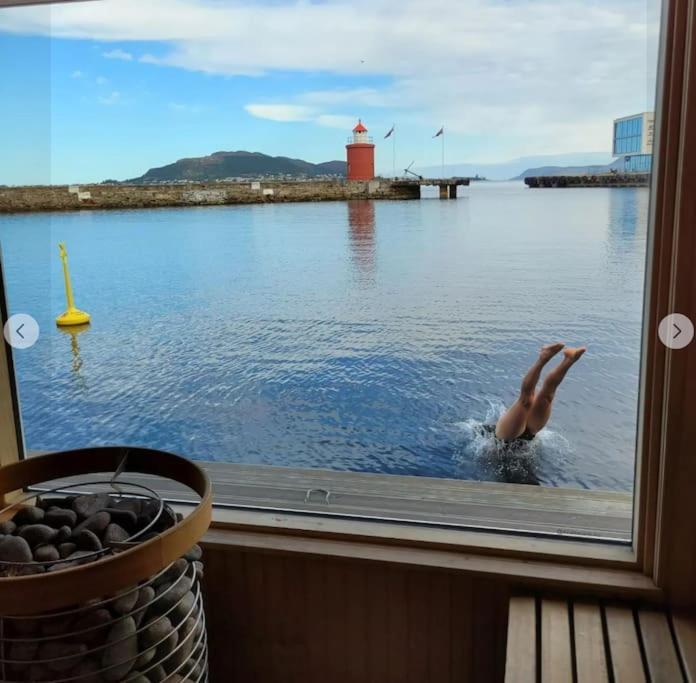 Free Parking Space, 2 Bed Room, Short Walk To Brosundet Ålesund Eksteriør bilde