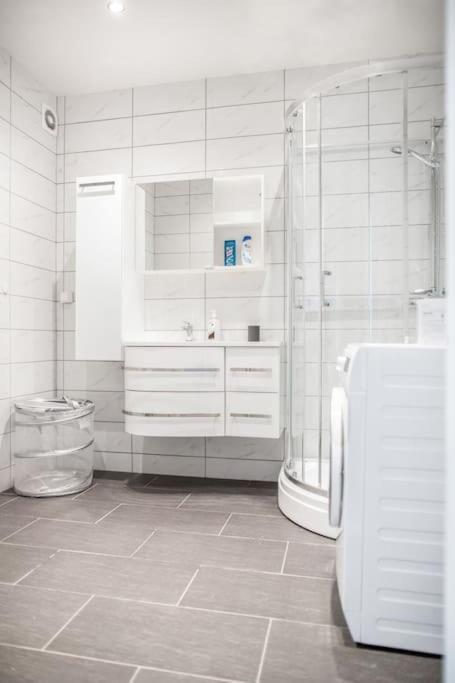 Free Parking Space, 2 Bed Room, Short Walk To Brosundet Ålesund Eksteriør bilde
