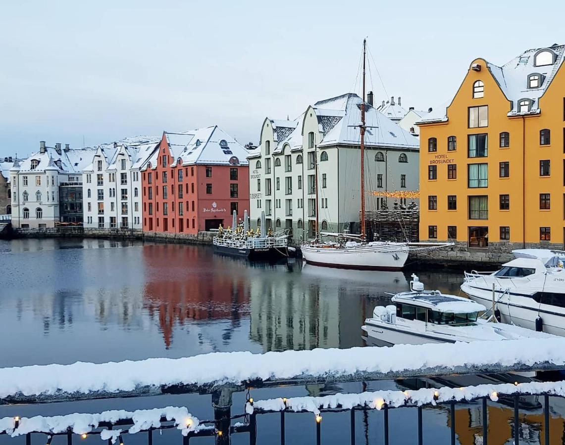 Free Parking Space, 2 Bed Room, Short Walk To Brosundet Ålesund Eksteriør bilde